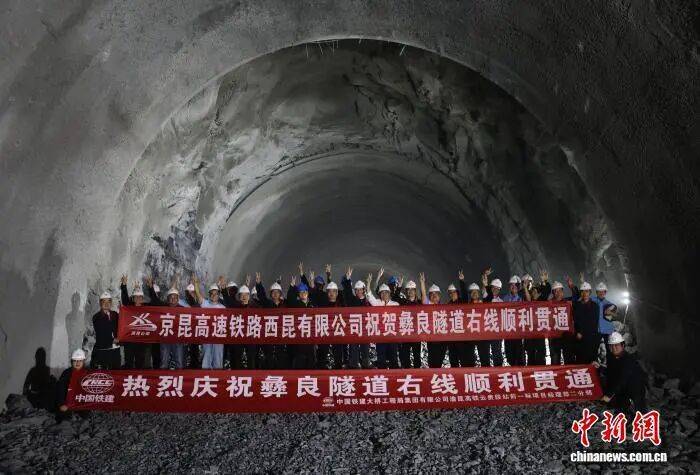 皇冠信用网开户_昆明出发皇冠信用网开户，2.5小时到重庆，3小时到成都！渝昆高铁最新进展→