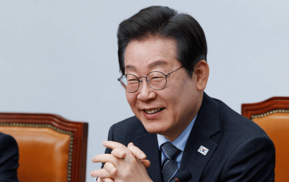 皇冠信用盘会员注册网址_高市早苗正式道歉!韩国发出强硬驳斥皇冠信用盘会员注册网址,丑闻还没解决又有燃眉之急,得罪中俄后又激怒韩国?