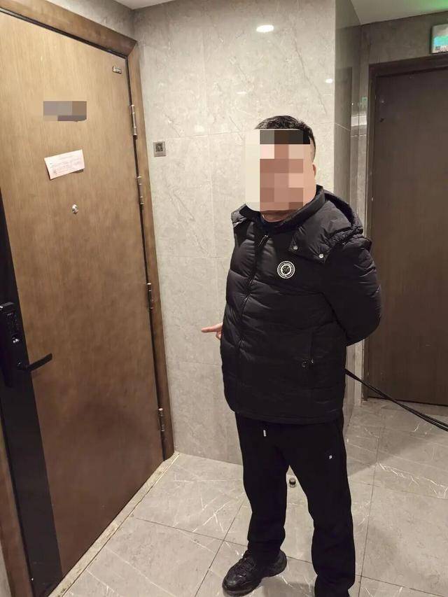 世界杯足球代理 _浙江一女子感觉金手镯变轻世界杯足球代理 ，仔细一看竟变“金包银”！民警调查时前男友上门自首：掉包偷卖后觉都睡不好